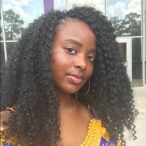 Meet your Posher, Maya